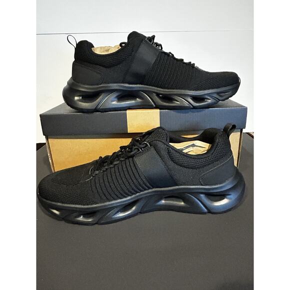 NWT Fila Aether Dash Men\'s Running Shoes Black And White Size 9.5 main image 7